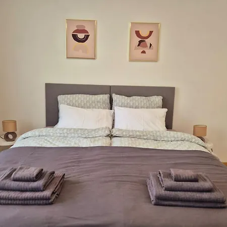Aurelia Apartment *